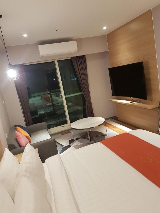Bentley Hotel Zhongli Bagian luar foto
