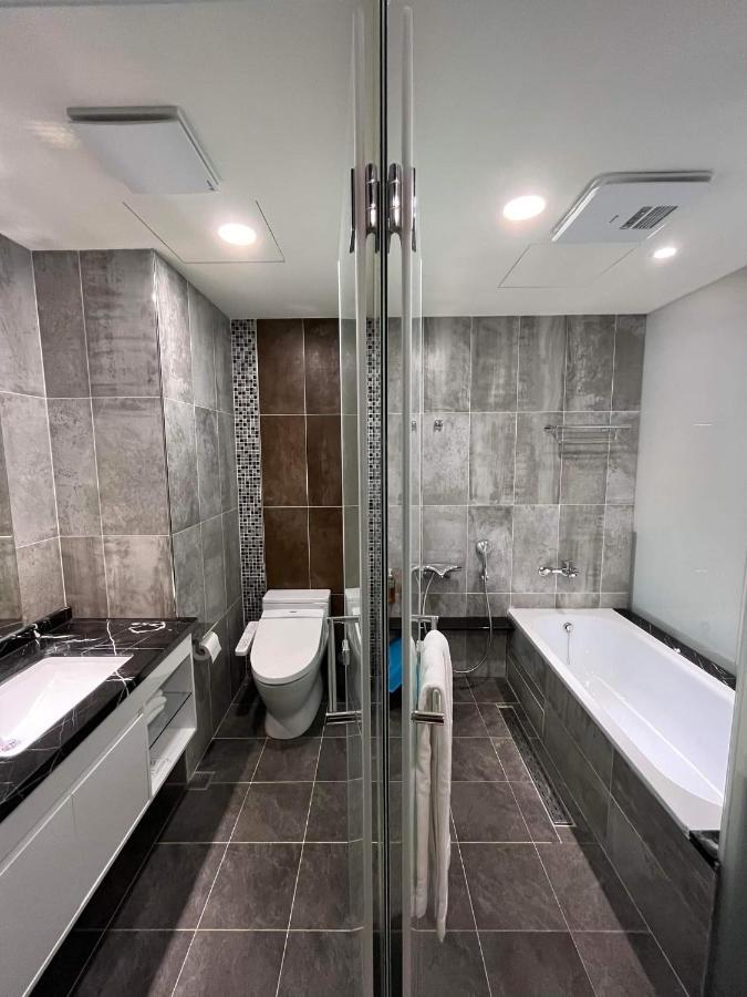 Bentley Hotel Zhongli Bagian luar foto