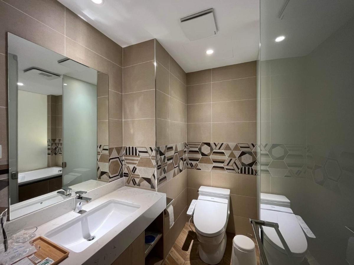 Bentley Hotel Zhongli Bagian luar foto