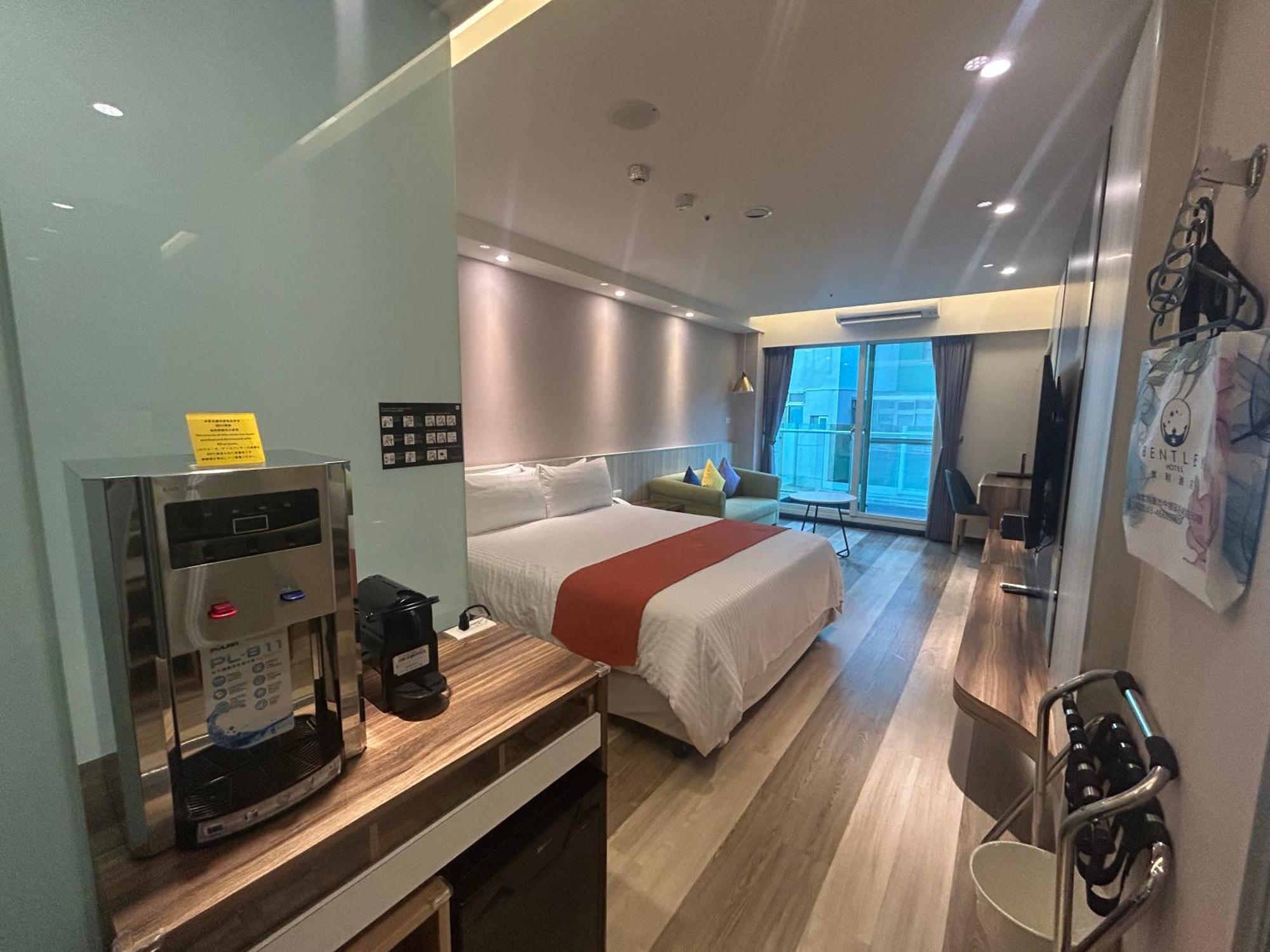 Bentley Hotel Zhongli Bagian luar foto